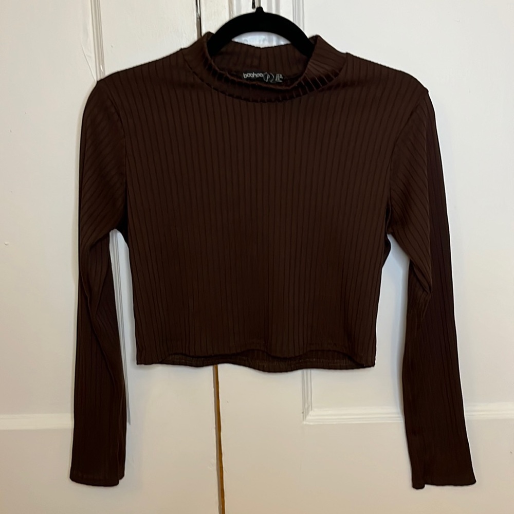 Boohoo Petite Brown Long Sleeve Crop Top - Size 8 (fits like a S/M)